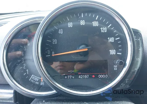 2019 Mini Clubman Cooper z USA, uszkodzony, nr VIN WMWLN5C58K2E35083